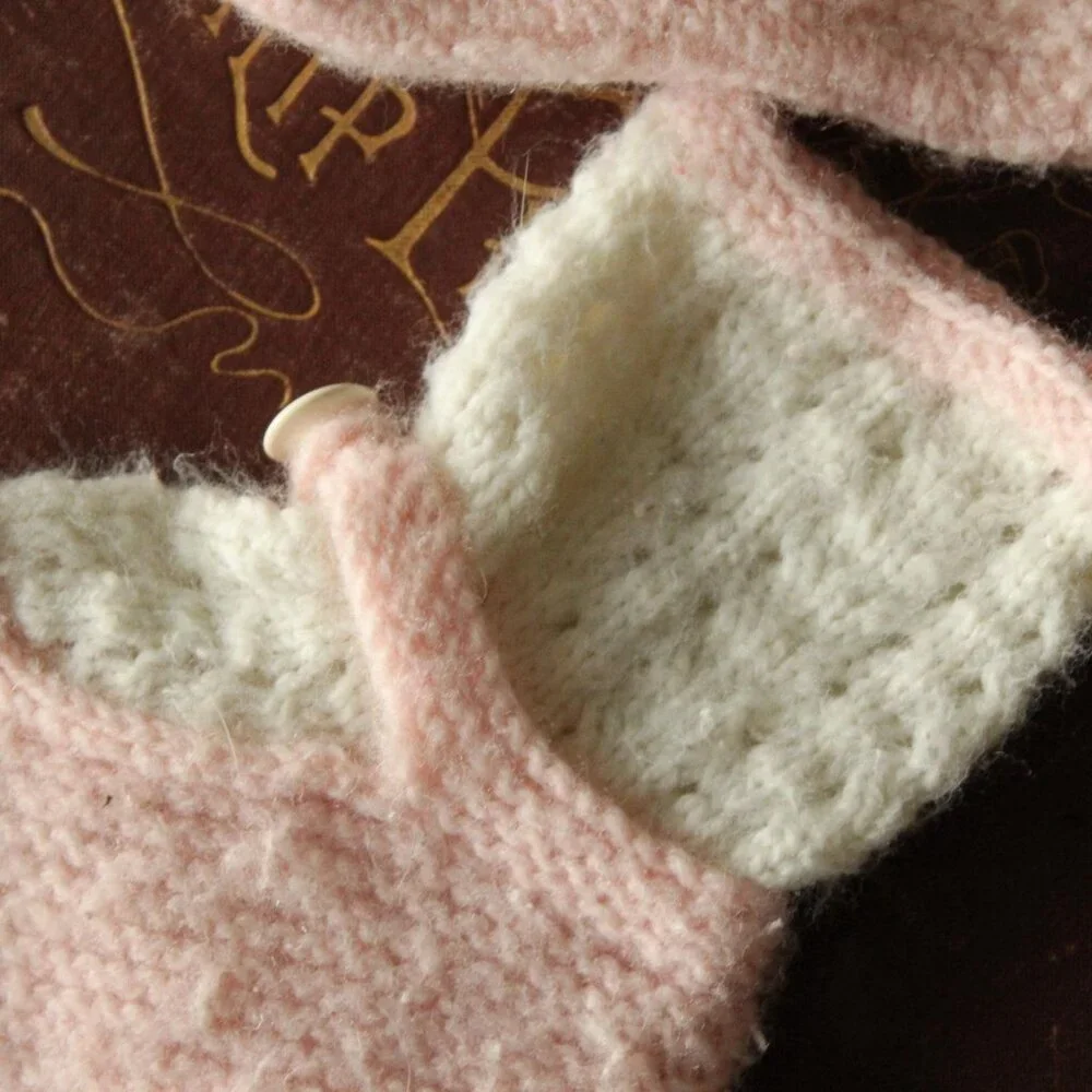 Vintage 1950s Baby Booties, Infant Girls Knit White With Pink Trim Shoes Layette - Picture 6 of 10